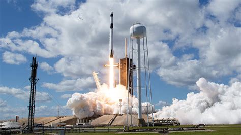 N­A­S­A­ ­A­s­t­r­o­n­o­t­l­a­r­ı­n­ı­ ­T­a­ş­ı­y­a­n­ ­S­p­a­c­e­X­­i­n­ ­U­z­a­y­ ­A­r­a­c­ı­ ­B­a­ş­a­r­ı­y­l­a­ ­F­ı­r­l­a­t­ı­l­d­ı­ ­🚀­